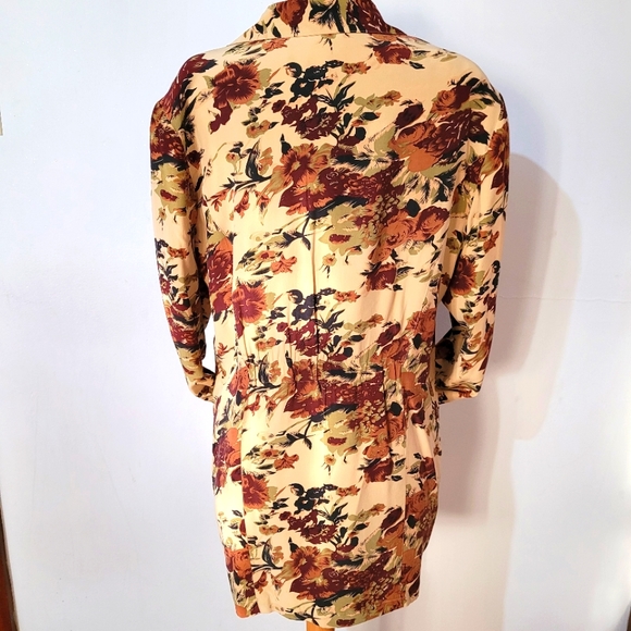 100% silk floral, lined blazer - Picture 2 of 6